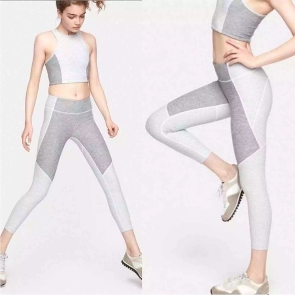 Outdoor Voices 3/4 Two-Tone Warmup Leggings in Dove & Ash Women's Size XL NEW